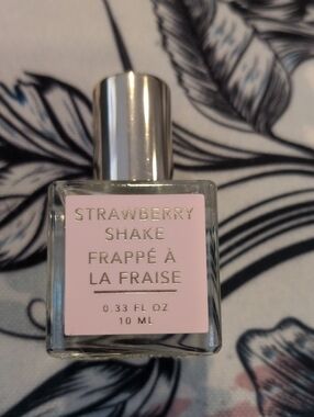 Sand + Fog Strawberry Shake